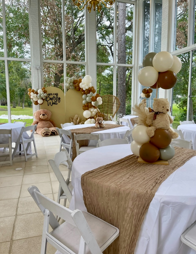 Baby shower decor
